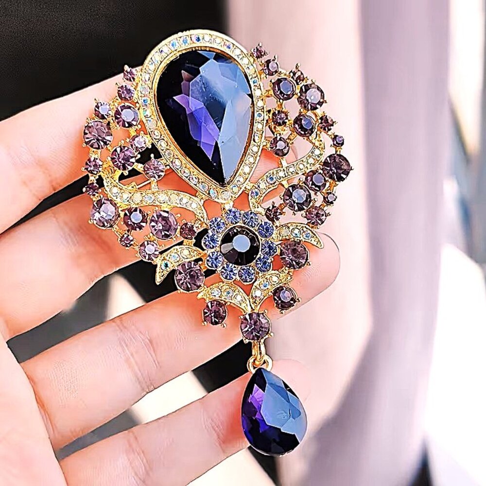 Brooch Rhinestones LARGE Dangle Hollywood Glam Stylish Stunning Bold Purple